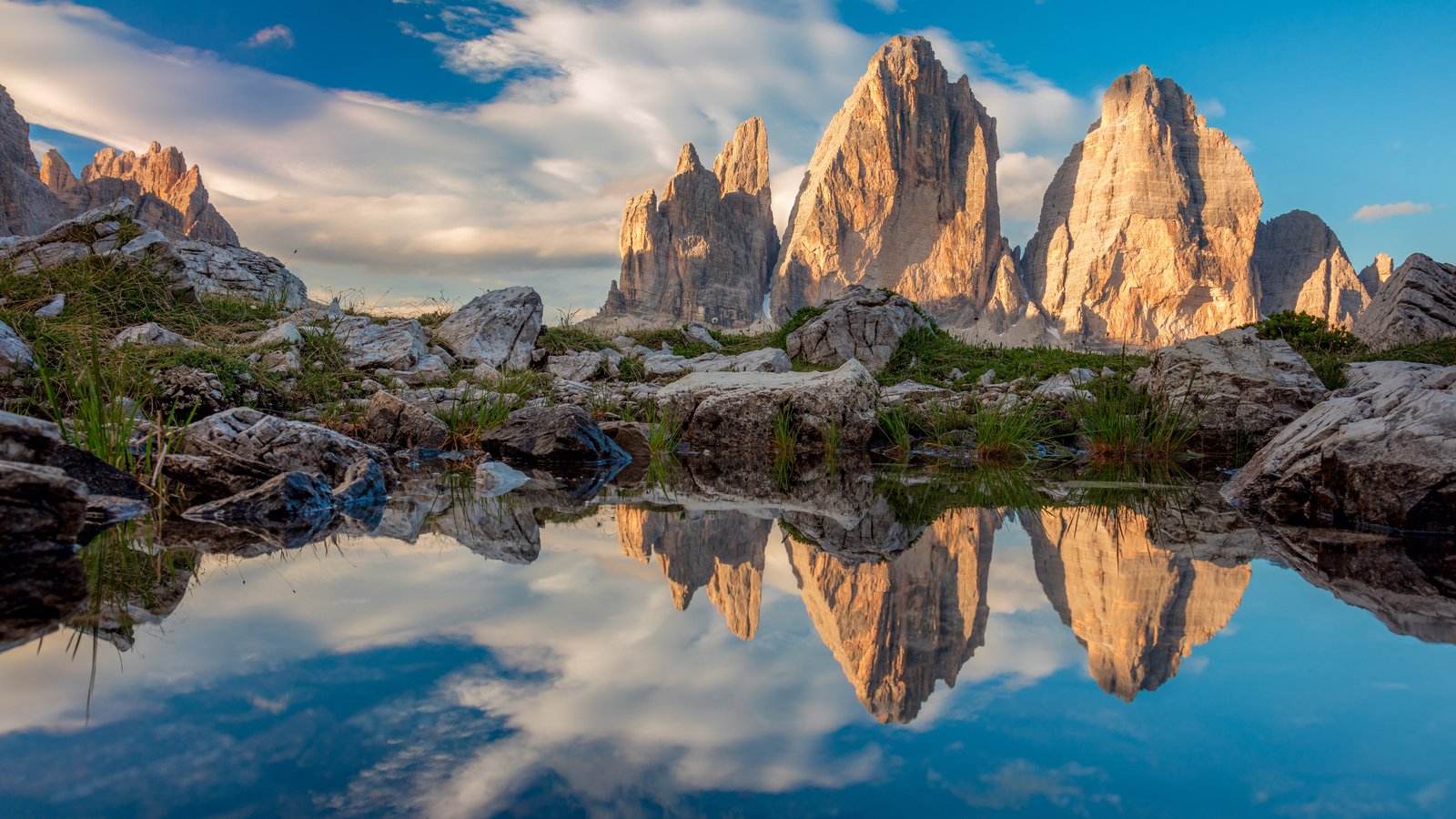 Beautiful 3 BHK Apartment in Prime Location